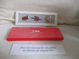 COFFRET DE 3 MAGNETS COMPAGNIE AERIENNE  TWA DORE OR  FIN EDITION LIMITEE - Advertenties