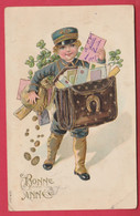 La Poste / De Post - Le Petit Facteur Distribuant Ses Lettres ... Carte En Relief - 1907  ( Voir Verso ) - Post & Briefboten