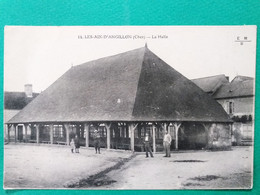 18 , Les Aix-d'angillon , La Place Et La Halle En 1920 - Les Aix-d'Angillon