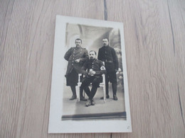 Carte Photo Militaire Militaira Soldat Dont Infirmier 8 Et 66 Au Col - Personajes