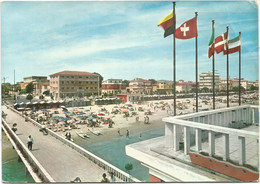 AA5051 Senigallia (Ancona) - Panorama Della Spiaggia - Bandiere Flags Drapeaux / Viaggiata 1966 - Senigallia