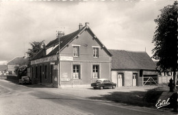 Le Thieulin * Vue Sur Le Carrefour * épicerie Pâtisserie AU BON COIN * Automobile Voiture Ancienne Citroën DS - Andere & Zonder Classificatie