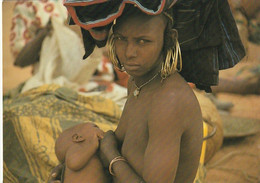 DAKORO - Photo Raymond FAU.- Jeune Femme Allaitant - Niger