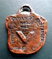 Médaille Sportive  100 Km Pédestres - Ville De SANTANDER (Espagne) - 1980 /1984 - Signée Gaud - Athlétisme