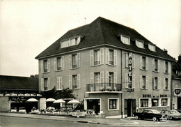 Falaise * Hôtel Bar Restaurant De La Poste , THERON Propriétaire * Automobile Voiture Ancienne - Falaise