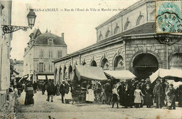 St Jean D'angély * La Rue De L'hôtel De Ville Et Marché Aux Herbes * Marchands Foire Halles - Saint-Jean-d'Angely