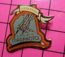 1215c Pin's Pins / Beau Et Rare / THEME : PHOTOGRAPHIE / STUDIO MADPHOTO EPERNAY - Photographie