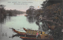 Tonkin:  Annam.   Hué    Batellerie Indigène Sur L'Arroyo De Phu-Cam    (voir Scan) - Viêt-Nam