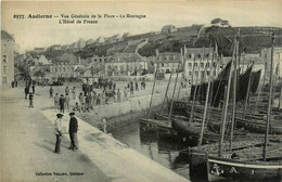 Audierne * Vue Générale De La Place * La Montagne * L'hôtel De France * Bateau De Pêche - Audierne