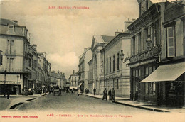 Tarbes * La Rue Du Maréchal Foch Et Le Tribunal * Commerces Magasins * - Tarbes