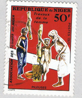 Niger 420 Used Women Pounding Corn 1977 (BP69823) - Niger (1960-...)