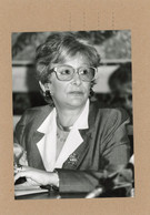 Photo De Presse , LES FEMMES EN  POLITIQUE  YVETTE ROUDY  Ministre Des Droits De La Femme En 1985 - Identified Persons