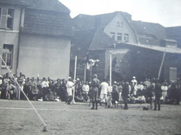 ALLEMAGNE - GUETERSLOH - GÛTERSLOH - CARTE PHOTO - CAMP PRISONNIERS OFFIZIER GEFANGENEN  LAGER - SAUT A LA PERCHE ... - Gütersloh