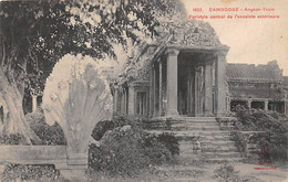 Cambodge      Angkor    Péristyle Central De L'enceinte Extérieure  (voir Scan) - Cambogia