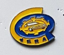 Pin' S  Automobile  PEUGEOT  Jaune  VERA - Peugeot