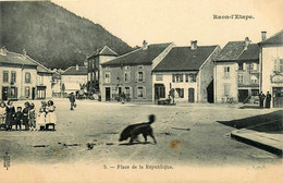 Raon L'étape * La Place De La République * Boulangerie * Villageois - Raon L'Etape