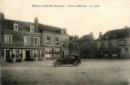 Meslay Du Maine * La Place Du Marché * Café De La Place * Automobile Voiture Ancienne - Meslay Du Maine