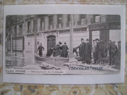 CPA.   1910  PARIS Inondé.    Débarquement Des Habitants. - Inondations