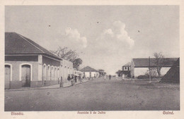 POSTCARD PORTUGAL - GUINÉ  - PORTUGUESE GUINEA  - AVENIDA 5 DE JULHO - Guinée