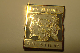 Pin's Les Maitres Goustiers Vin - Pays Du Val De Loire Cabernet D'Anjou - Boissons - Boissons