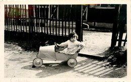 Jeux & Jouets * Voiture à Pédale Pour Enfant * Automobile Jeu Jouet Enfants Auto * Photo Ancienne - Games & Toys