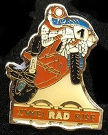 MOTO N°1 - PILOTE - GP - ZWEI RAD RISE -             (ROSE) - Motos