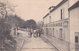 VILLENNES ROUTE DE MEDAN ET RUE NEAUFLES ,BOULANGERIE OUROUX ,JOLI PLAN ANIME A VOIR !!! REF 73310 - Villennes-sur-Seine