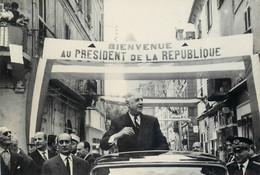 20 - BASTIA - GENERAL De GAULLE Acclamé à BASTIA - 09 NOVEMBRE 1961 - RARE PHOTO -  ADP - (13 X 18 Cm) - TRES BON ETAT - Bastia