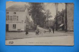 Virton 1922: Avenue Bouvier Vue De La Place Et Café Du Tribunal Très Animée - Virton