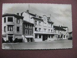 CPA PHOTO 01 CHATILLON SUR CHALARONNE Cité Administrative 1959 GARAGE & POMPES ESSENCE ESSO - Châtillon-sur-Chalaronne