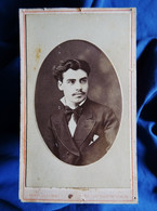 Photo CDV Henry Lévy à Paris - Portrait Jeune Homme élégant, Circa 1875 L576A - Antiche (ante 1900)