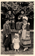 Pont Aven * M Et Mme CUEFF Et Leur Fille Annick * Types Personnages Locales En Coiffe Et Costume - Pont Aven