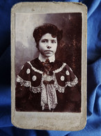 Photo CDV Anonyme - Portrait D'une Jeune Femme En 1908 L575 - Alte (vor 1900)