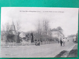 18 , Les Aix D'angillon , Le Jardin Public Et La Route De Bourges - Les Aix-d'Angillon