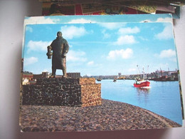 Nederland Holland Pays Bas IJmuiden Met Monument Voor Vissers - IJmuiden