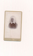 CDV Portrait Femme Avec Bonnet Blanc Noué Au Cou Mlle Juliette Rozier Bagnols - Antiche (ante 1900)