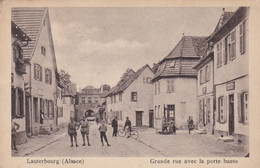 Lauterbourg Grande Rue Avec La Porte Basse - Lauterbourg