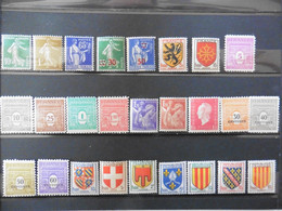 France :   :26 Timbres Neufs - Collections