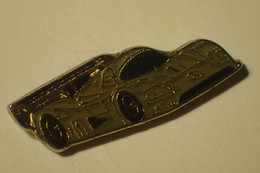 Pin's MERCEDES BENZ SAUBER C 9 - Mercedes