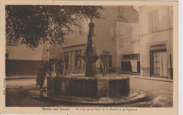 CPA83- BESSE SUR ISSOLE- Un Coin De La Place De La Mairie Et La Fontaine - Besse-sur-Issole
