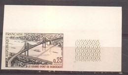 Superbe Coin De Feuille Grand Pont De Bordeaux YT 1524 De 1967 Sans Trace De Charnière - Ongetand