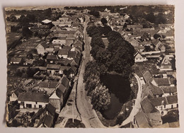 VIGNACOURT . 80 . Vue Aerienne . La Rue Daours. Rare ( Voir Dos En Seconde Photo ) - Vignacourt