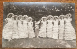 CPA CARTE PHOTO Groupe D'enfant En Robe De Spectacle Espagnole - Photos