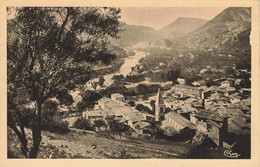 A4589 Castellane Une échappée Sur La Ville - Castellane