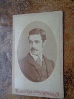 Antique CDV Photo Card / Cabinet Card { 6,3 Cm X 10,3 Cm }  STEWART & SONS  ART PHOTOGRAPHERS  ESSEX - Alte (vor 1900)