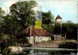 * LA TRIMOUILLE Château De La Rivière Avec Vue Sur La Benaize - La Trimouille