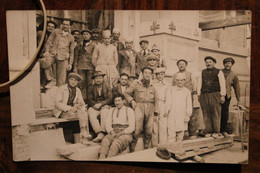 Carte Photo 1910's CPA Ak Artisans Maçons Charpentiers Devant Bâtiment Sénat ? Animée Bromure SPQR - Ambachten