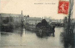 Malestroit * Ile Notre Dame * Vue Du Village - Malestroit