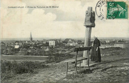 Carnac Ville * Vue Prise Du Tumulus De St Michel * Femme Du Pays En Coiffe - Carnac