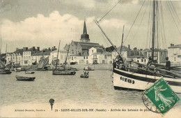 St Gilles Sur Vie * Arrivée Des Bateaux De Pêche * Pêcheurs * Le Port - Saint Gilles Croix De Vie